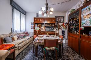 Bilocale al piano terra con giardino, garage colle
