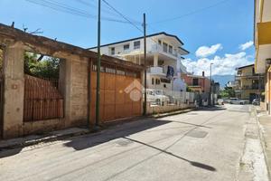 2 LOCALI A BRUSCIANO