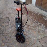 monopattino  con sedile 