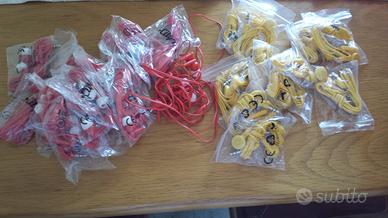 Auricolari nuovi rossi e gialli a 1 euro l'uno