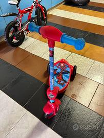 Monopattino elettrico spara bolle di sapone