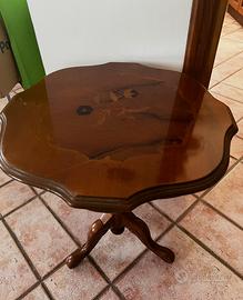 Tavolino vintage in legno con intarsio floreale
