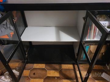 credenza/vetrinetta  con ante il vetro 