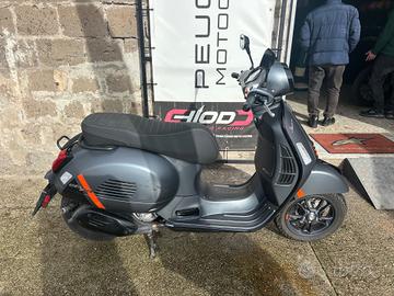 Piaggio Vespa 300 GTS Super