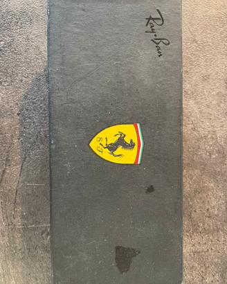 Occhiali Ray-Ban, marchio Ferrari