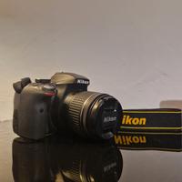 Nikon D3300 + obiettivo 18-55 VR + SD 16 GB + batt