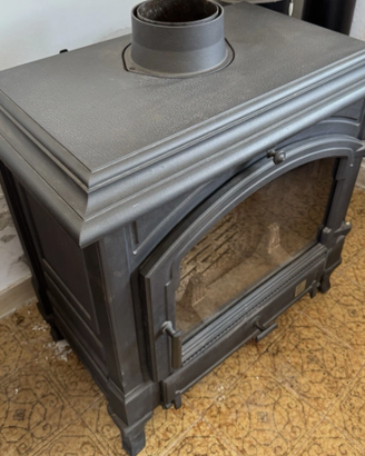 Stufa a legna  modello “Harmony 3” potenza 16 kW