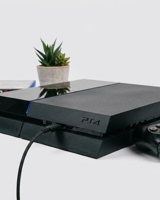 PS4 come nuova più un gioco e un DualSens
