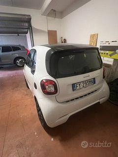 Smart Fortwo 2019 photo 2
