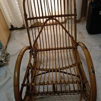 sedia a dondolo in vimini 