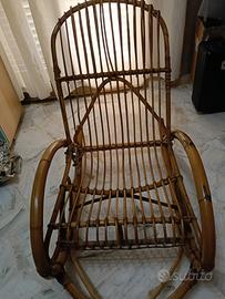 sedia a dondolo in vimini 