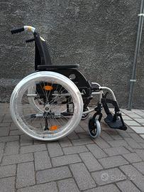 Carrozzina leggera pieghevole Breezy Basix² nuova