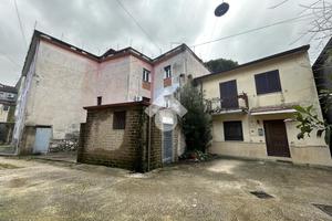 CASA SEMINDIPENDENTE A CERVINARA