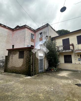 CASA SEMINDIPENDENTE A CERVINARA