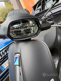Vespa nera 125