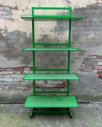 Espositore in ferro colore verde