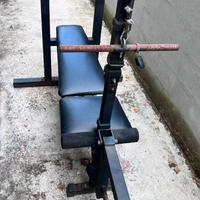 Panca multifunzionale con pesi