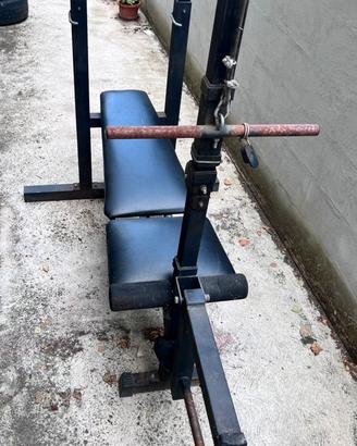 Panca multifunzionale con pesi