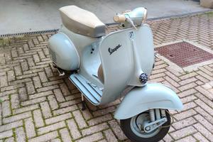 Vespa 125 VNB1T 1960 – Targa Oro FMI