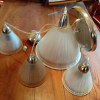 Lampadari in vetro satinato e acciaio cromato