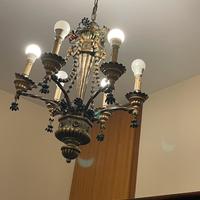 Lampadario con stuttura in ferro battuto