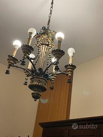 Lampadario con stuttura in ferro battuto