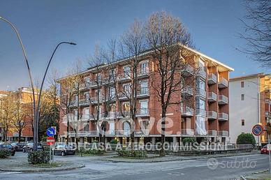 Appartamento di 125 m² con 4 locali e box auto a A