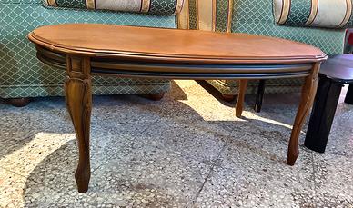 Tavolino ovale basso in legno massello