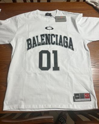 T-shirt balenciaga