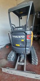 2020 VOLVO ECR18E