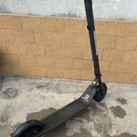 Monopattino elettrico ninebot