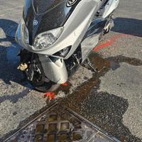 Tmax ricambi motore è anche accessori 