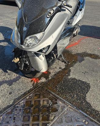 Tmax ricambi motore è anche accessori 