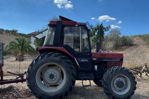 Trattore Case 885xl