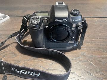 Fuji FinePix S3 Pro Macchina Fotografica 12 MegaPx