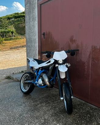 Husvarna motard 125