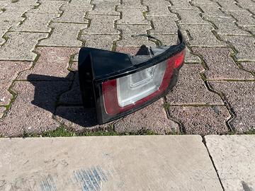 Range Rovet Evoque faro posteriore destro