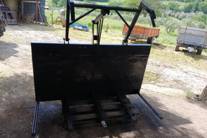 Forca per rami con pinza idraulica