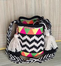 borsa media Wayuu, fatta a mano