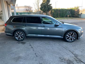 VOLKSWAGEN Passat 8ª serie - 2016
