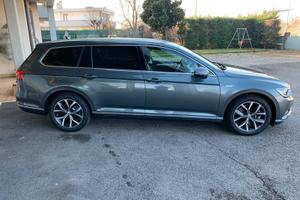 VOLKSWAGEN Passat 8ª serie - 2016