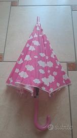 Ombrello rosa per bambina