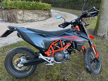Ktm 690 Smc R - MY24 - 3900 km