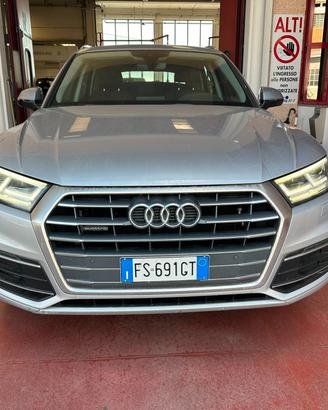 Audi Q5 2.0 TDI 150 CV Business