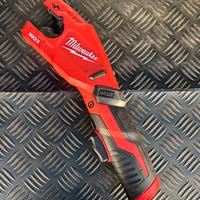 Milwaukee M12 PCSS tagliatubi con due batterie