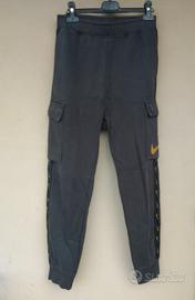 Pantaloni Nike grigio scuro con dettagli oro XS