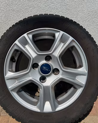 Gomme invernali e  cerchi  Ford Fiesta raggio 15