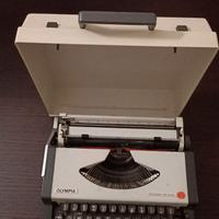 MACCHINA DA SCRIVERE OLYMPIA TRAVELLER DE LUXE