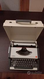 MACCHINA DA SCRIVERE OLYMPIA TRAVELLER DE LUXE