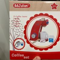 Macchinetta del caffè giocattolo in legno. Anni 2+